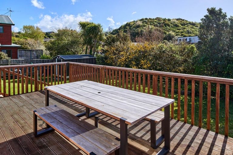 Photo of property in 301 Maungaraki Road, Maungaraki, Lower Hutt, 5010