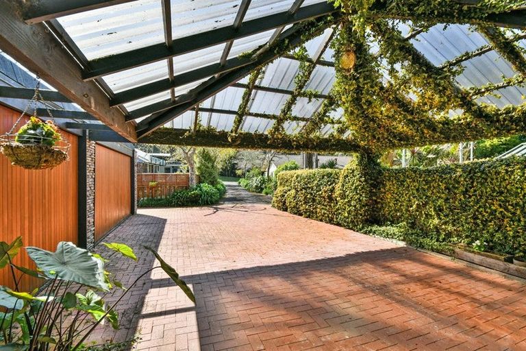 Photo of property in 30 Scenic Drive, Hillpark, Auckland, 2102