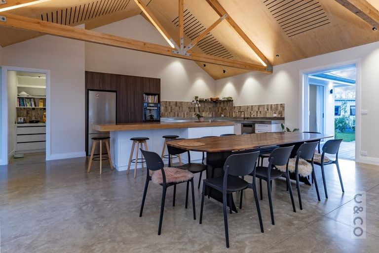 Photo of property in 88 Taupaki Road, Taupaki, Henderson, 0782