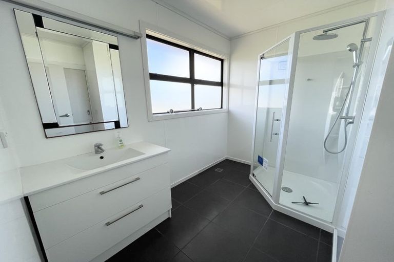 Photo of property in 30 Akaroa Drive, Maupuia, Wellington, 6022