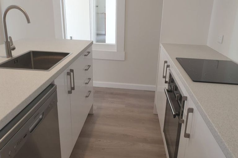 Photo of property in 19 Main Street, Hospital Hill, Napier, 4110