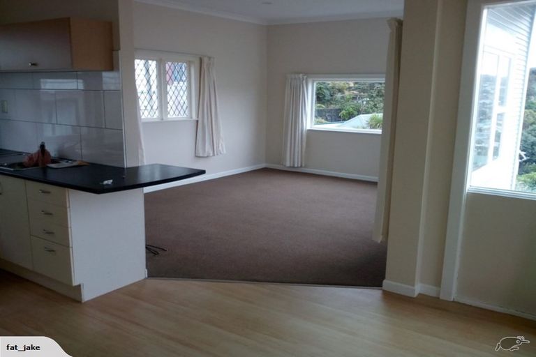 Photo of property in 16 Milne Terrace, Island Bay, Wellington, 6023