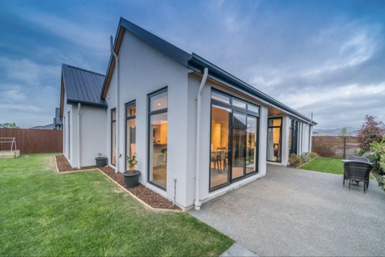 Photo of property in 21 Meyer Crescent, Halswell, Christchurch, 8025