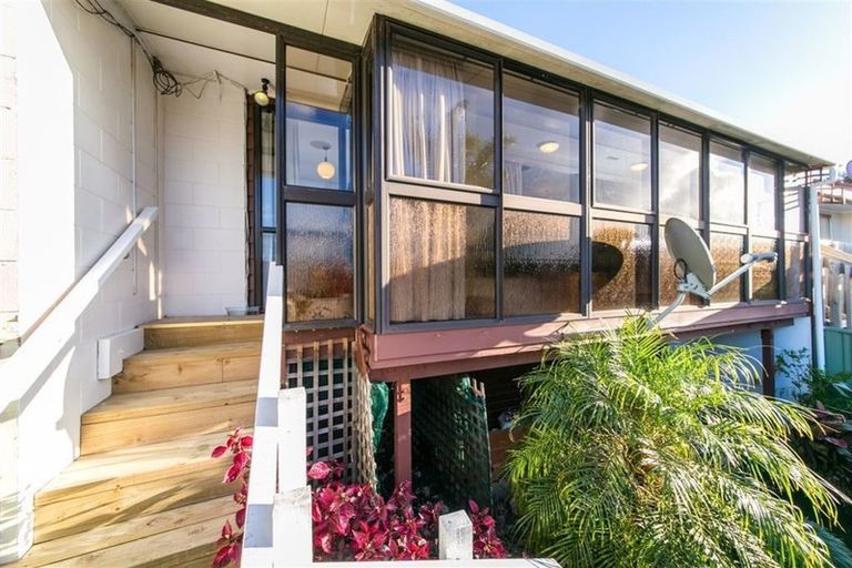 Photo of property in 3 Dolbear Street, Titirangi, Auckland, 0604