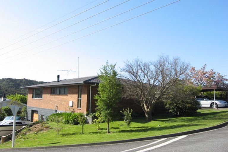 Photo of property in 80 Milton Terrace, Picton, 7220