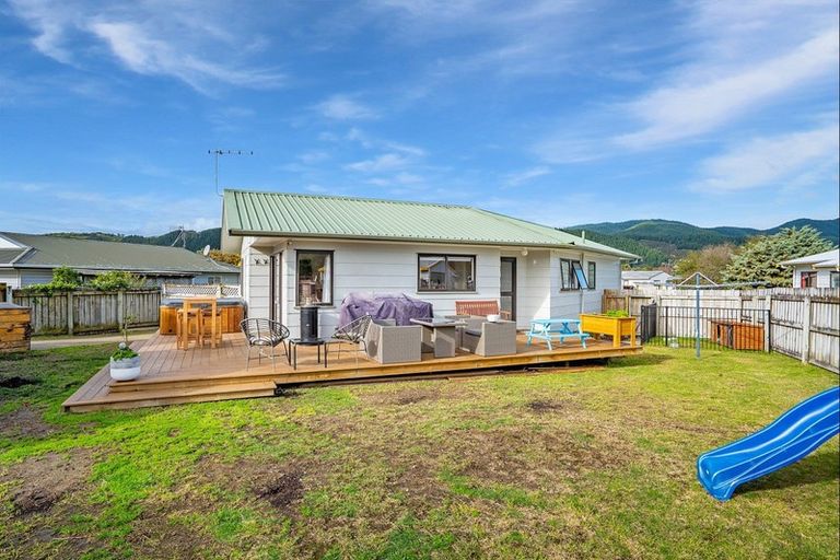 Photo of property in 21 Spackman Crescent, Paraparaumu, 5032