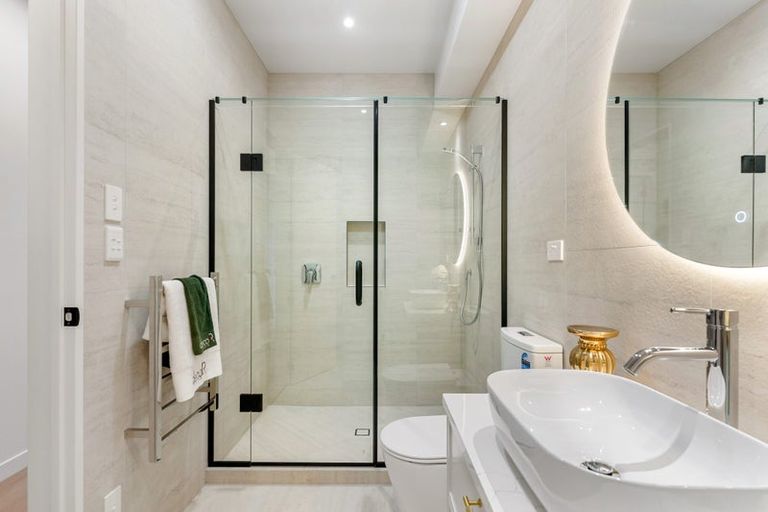 Photo of property in 35 Puihi Crescent, Massey, 0614