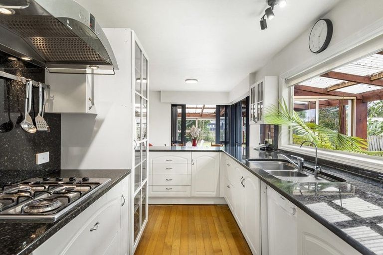 Photo of property in 7 Parakai Avenue, Parakai, 0830