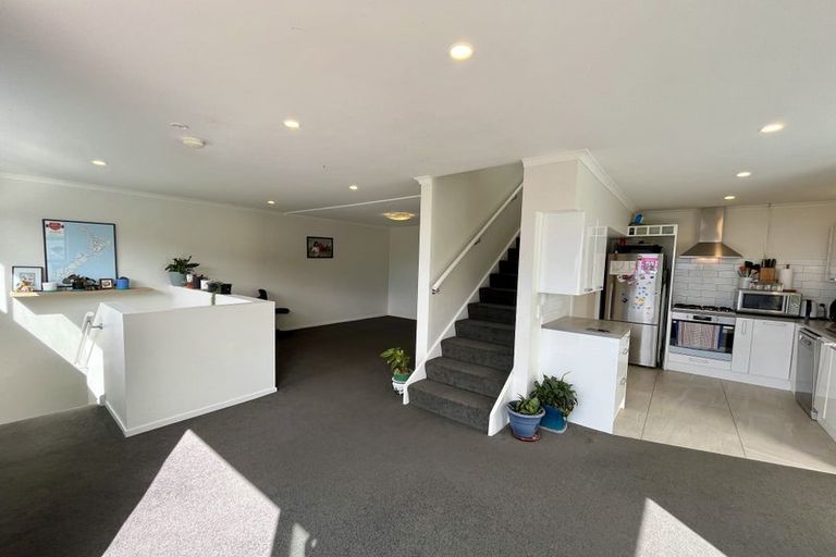 Photo of property in 2/127 Raroa Road, Aro Valley, Wellington, 6012