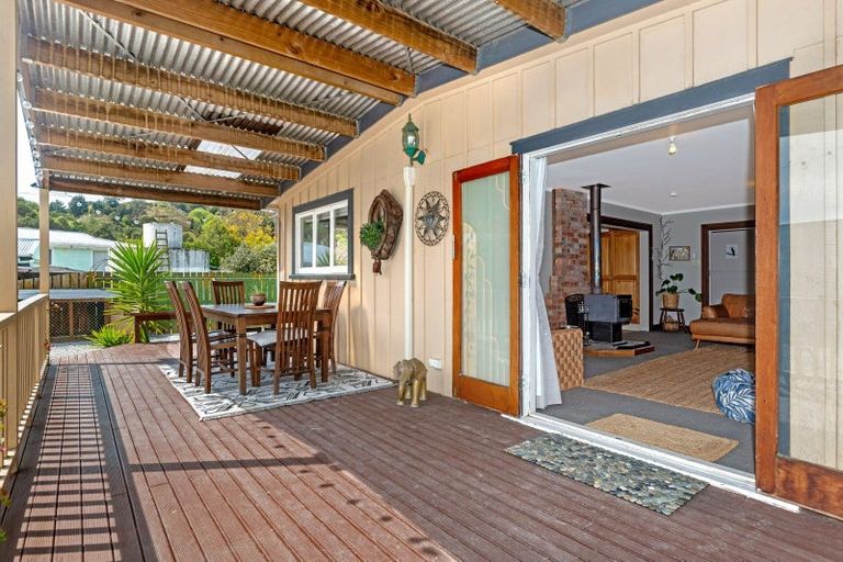 Photo of property in 15 Domain Road, Ormond, Gisborne, 4071