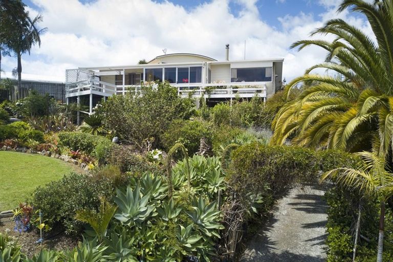 Photo of property in 25 Powells Road, Cable Bay, 0420