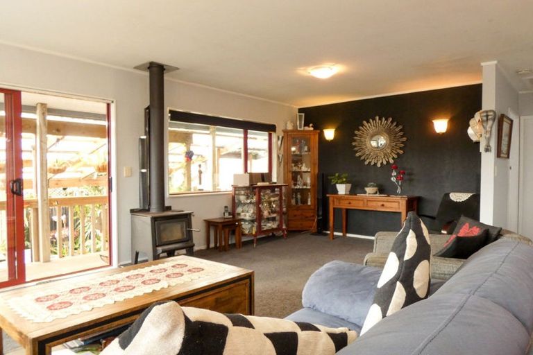 Photo of property in 5 Te Whena Street, Otaki Beach, Otaki, 5512