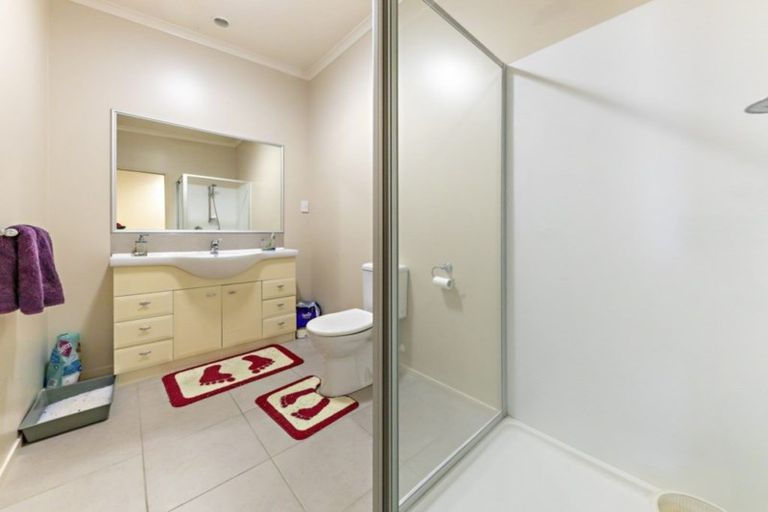 Photo of property in 24 Willow Camp Road, Takanini, 2112