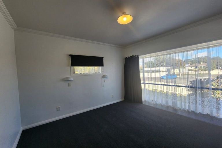 Photo of property in 28 Breakwater Road, Moturoa, New Plymouth, 4310