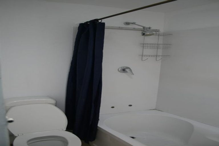 Photo of property in 4 Howard Street, Mount Cook, Wellington, 6021