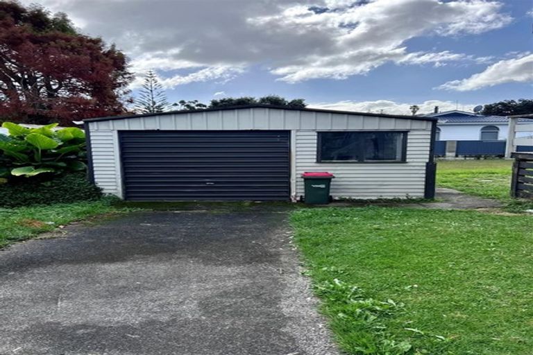 Photo of property in 5 John F Kennedy Place, Glen Eden, Auckland, 0602