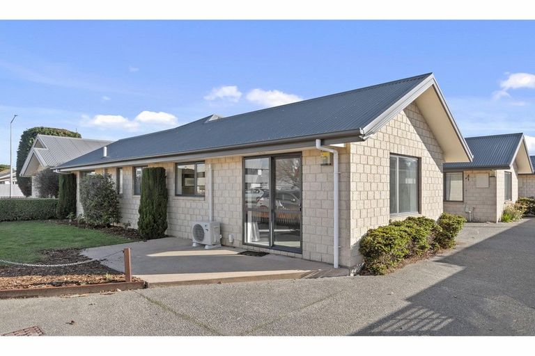 Photo of property in 96 Main South Road, Sockburn, Christchurch, 8042