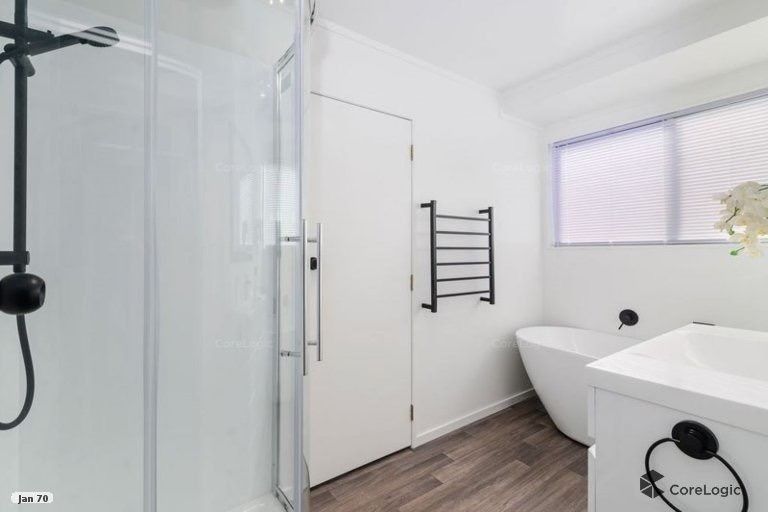 Photo of property in 8 Leo Place, Kawaha Point, Rotorua, 3010