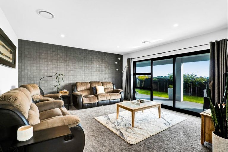 Photo of property in 4 Cessna Lane, Glen Avon, New Plymouth, 4312