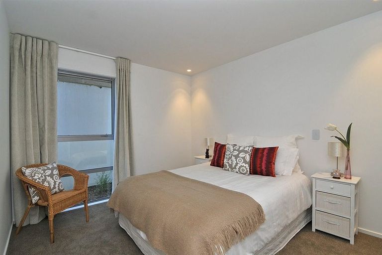 Photo of property in 94 Awa Road, Seatoun, Wellington, 6022