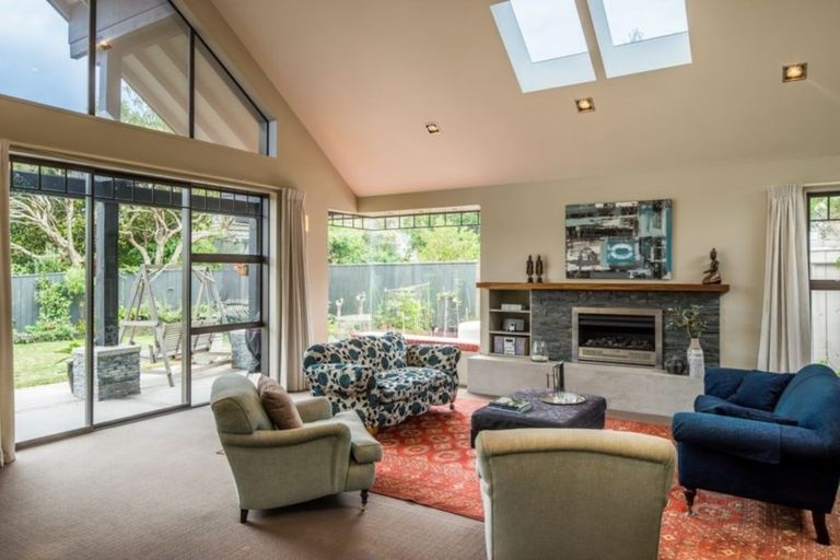 Photo of property in 374 Muritai Road, Eastbourne, Lower Hutt, 5013