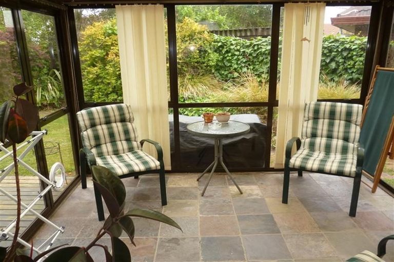 Photo of property in 11 Regency Crescent, Redwood, Christchurch, 8051