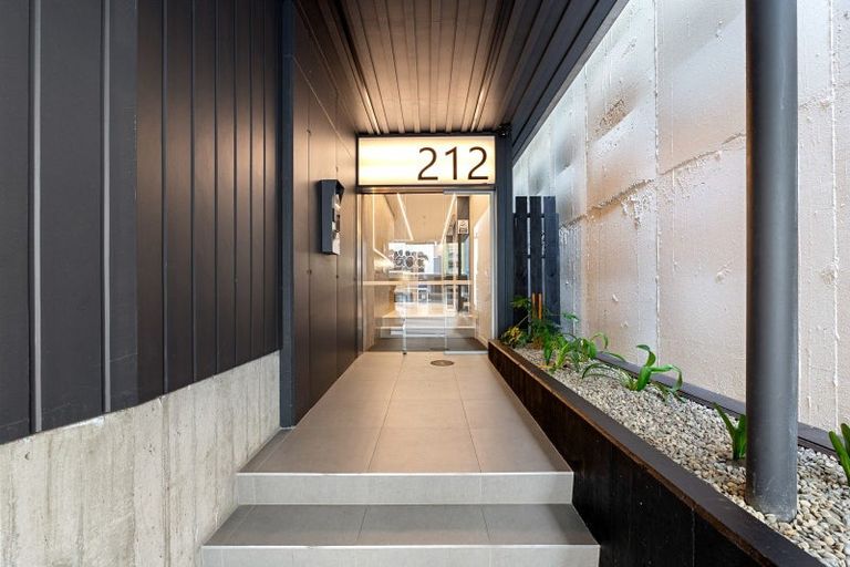 Photo of property in 102/212 Willis Street, Te Aro, Wellington, 6011