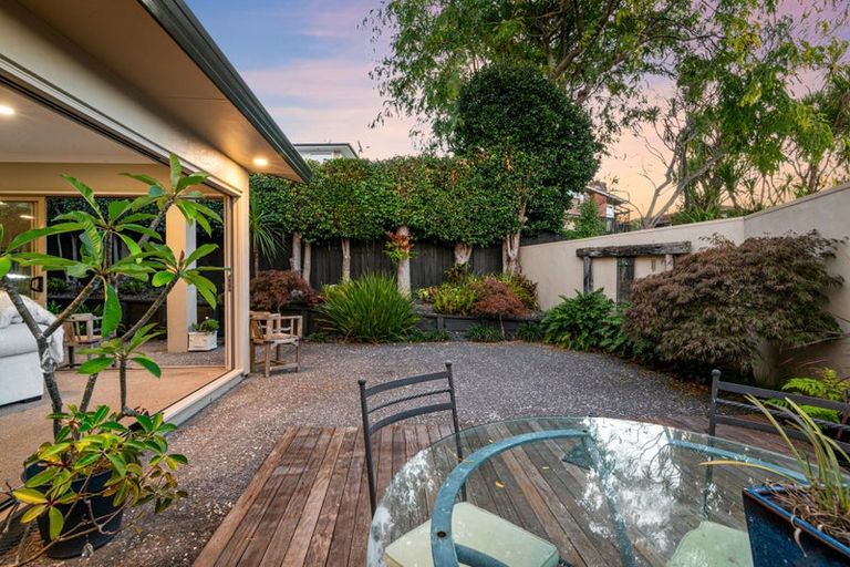 Photo of property in 1/139 Nile Road, Milford, Auckland, 0620