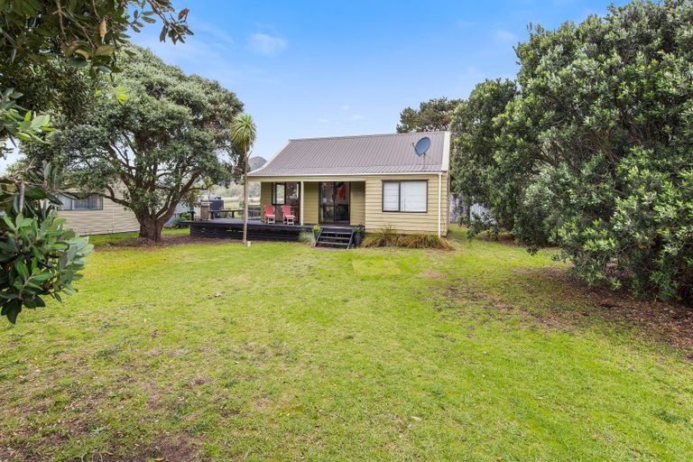 Photo of property in 26 Cordyline Road, Port Waikato, Tuakau, 2695