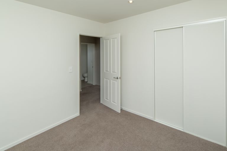 Photo of property in 18 Munich Place, Bromley, Christchurch, 8062