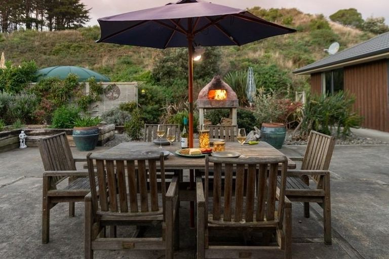 Photo of property in 97 Raukawa Road, Peka Peka, Waikanae, 5391