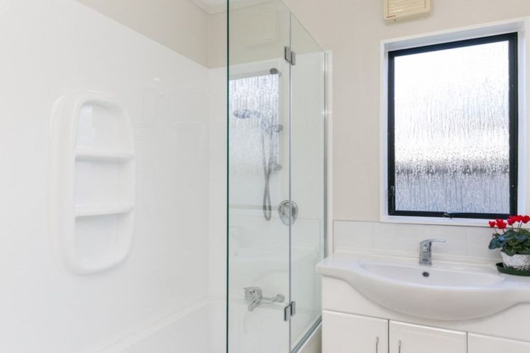 Photo of property in 9 Kapil Grove, Khandallah, Wellington, 6035