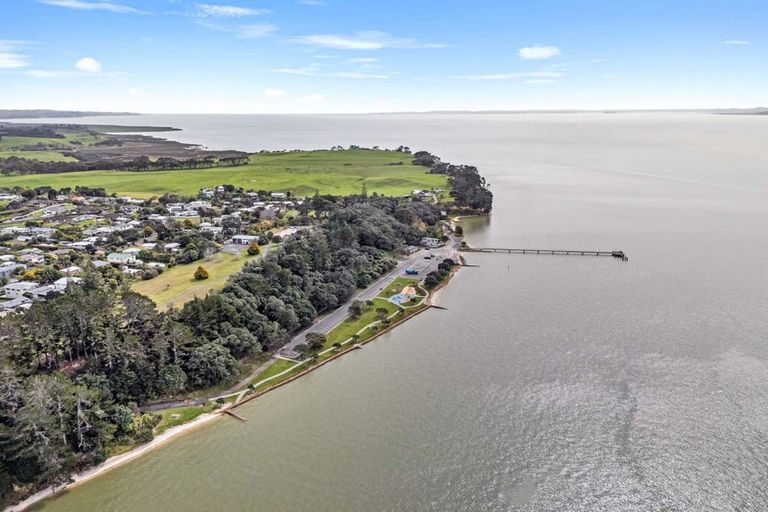 Photo of property in 8 James Mcleod Road, Shelly Beach, Helensville, 0874