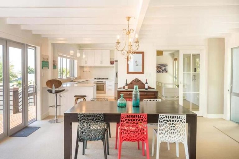 Photo of property in 12 Taumata Road, Castor Bay, Auckland, 0620