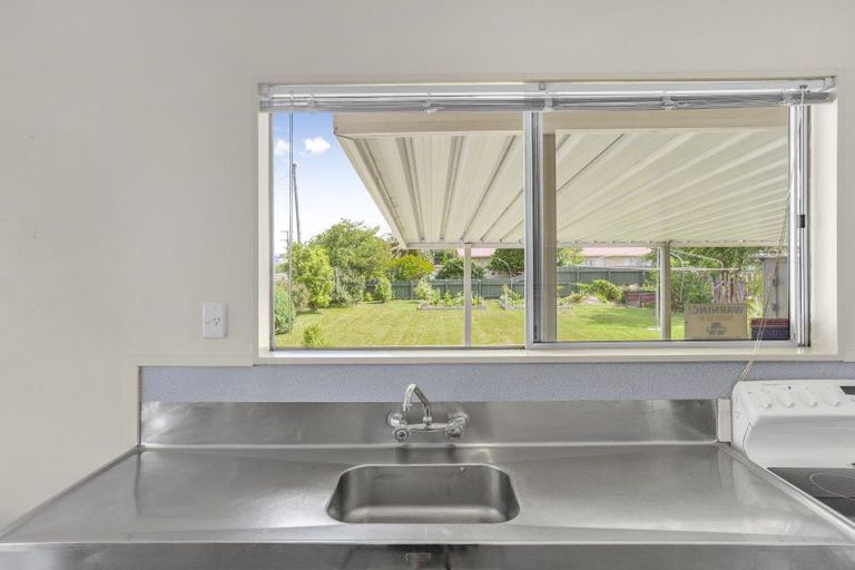 Photo of property in 76 Brandon Street, Featherston, 5710