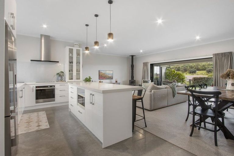 Photo of property in 7 Vantage Place, Omokoroa, 3114