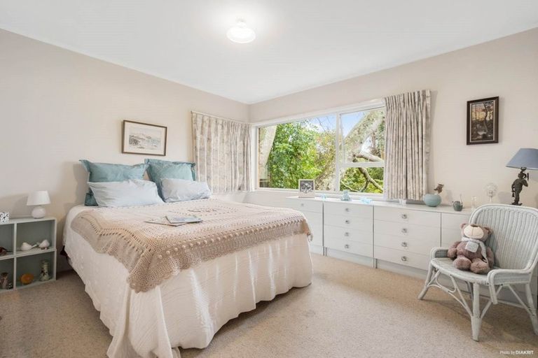 Photo of property in 27 St Peters Street, Northcote, Auckland, 0627