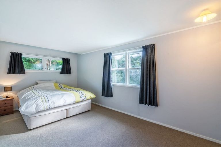 Photo of property in 17 Houston Place, Bayview, Auckland, 0629