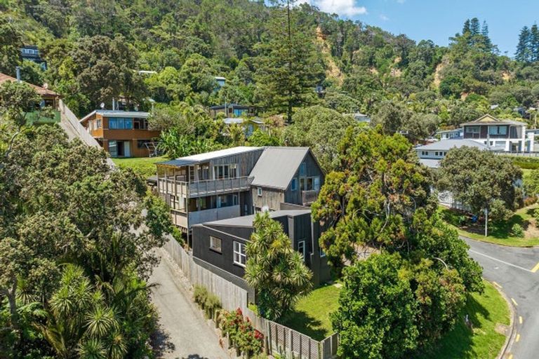Photo of property in 352 Motutara Road, Muriwai, 0881
