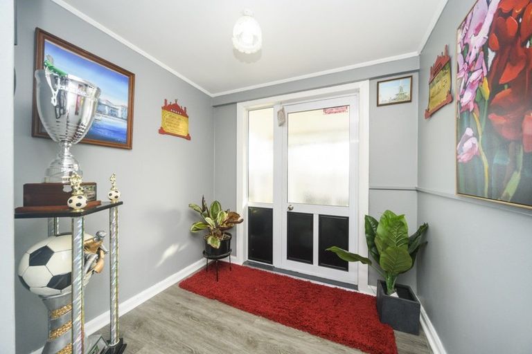 Photo of property in 698 Pioneer Highway, Takaro, Palmerston North, 4412