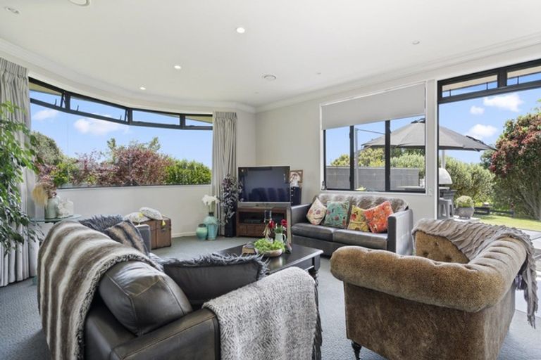 Photo of property in 64 Mcgiven Drive, Ridgewood, New Plymouth, 4371