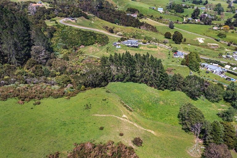 Photo of property in 863 Weranui Road, Wainui, Silverdale, 0994
