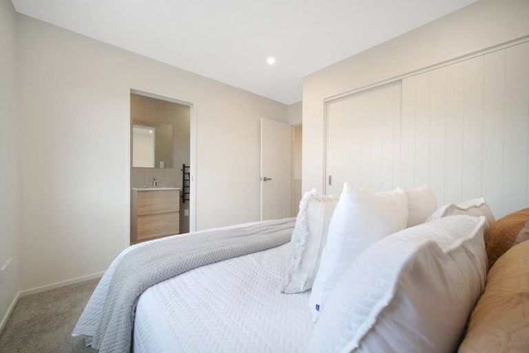 Photo of property in 1 Papauma Place, Papakura, 2110