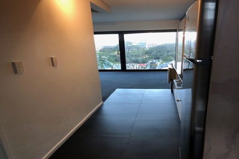 Photo of property in Barton Flats, 1/9-11 Barton Terrace, Thorndon, Wellington, 6011