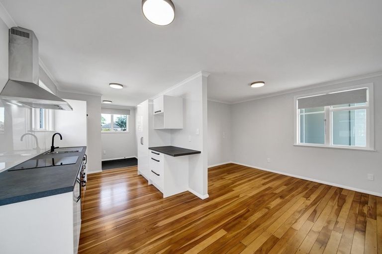 Photo of property in 275 South Road, Hawera, 4610