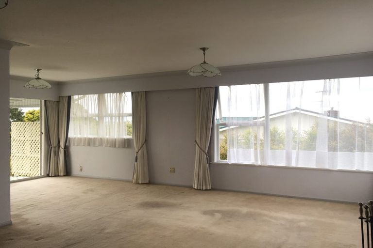 Photo of property in 36 Marlborough Avenue, Glenfield, Auckland, 0629