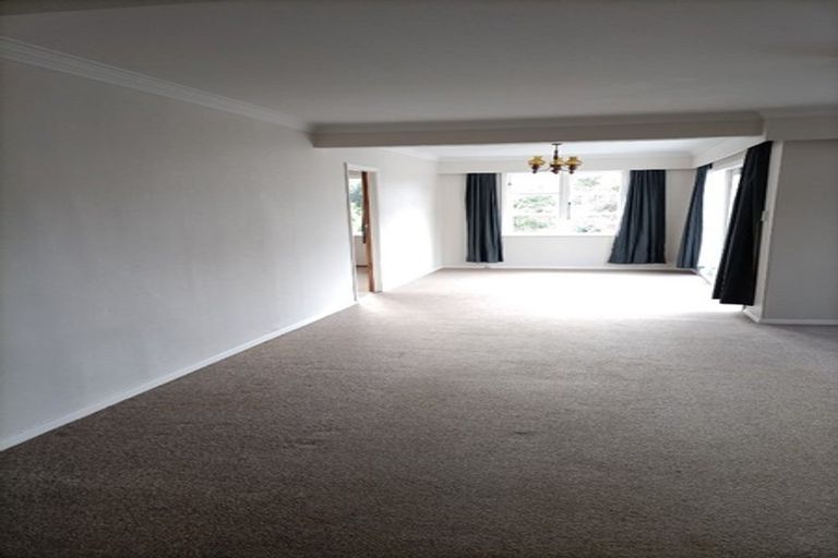 Photo of property in 136 Wyndham Road, Pinehaven, Upper Hutt, 5019