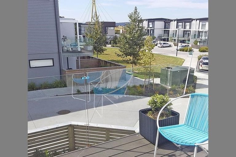 Photo of property in 1 Glenae Lane, Hobsonville, Auckland, 0618