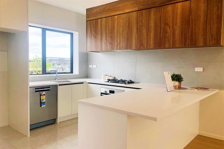 Photo of property in 36 Opoka Street, Papakura, 2110