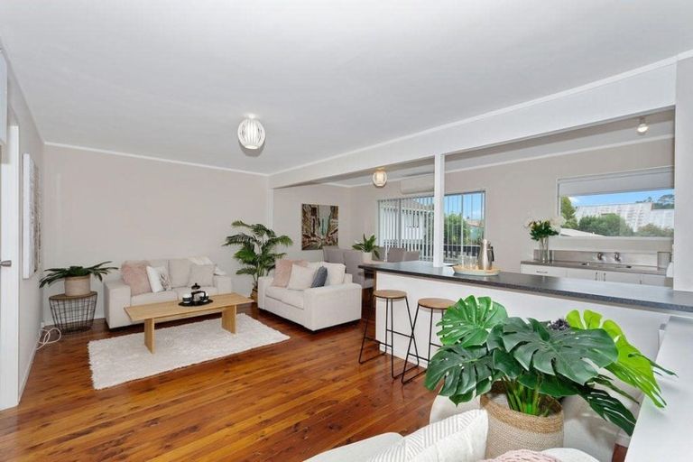 Photo of property in 4/24 Woodglen Road, Glen Eden, Auckland, 0602